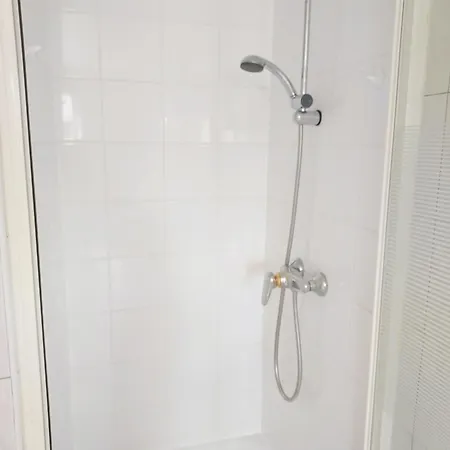 Apartment T3 Renove En Face Des Thermes